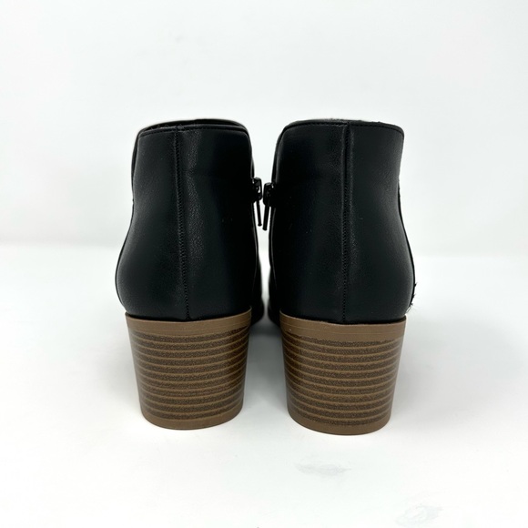 Women’s Vidyaa Black Ankle Booties - Picture 4 of 9